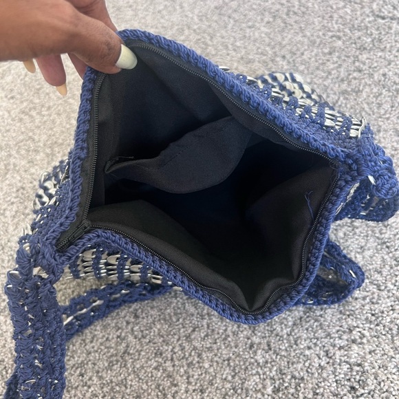Soda Can Pull Tab Blue Crochet Mesh Crossbody Bag With Zip Closure - Picture 9 of 11